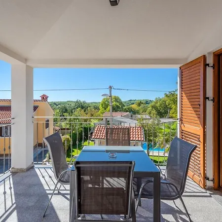 A Charming Poolside In Holiday home *